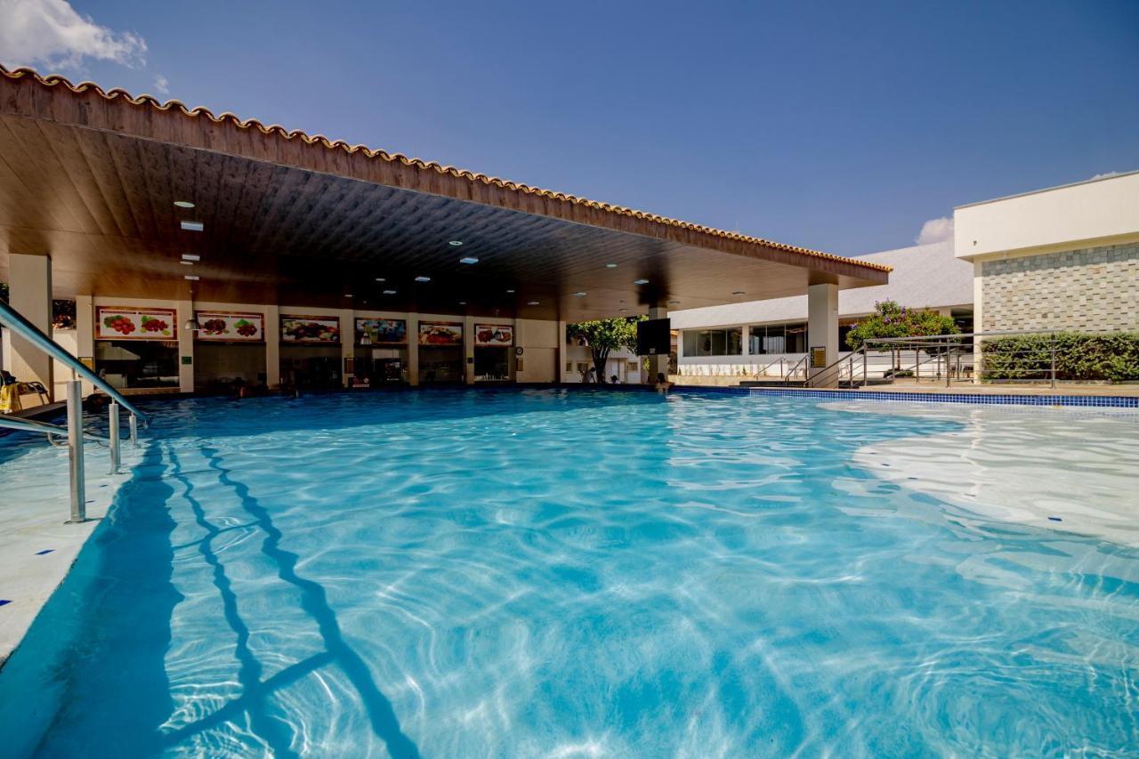 Diroma Resort Com Um Dia No Acqua Park Caldas Novas Ngoại thất bức ảnh
