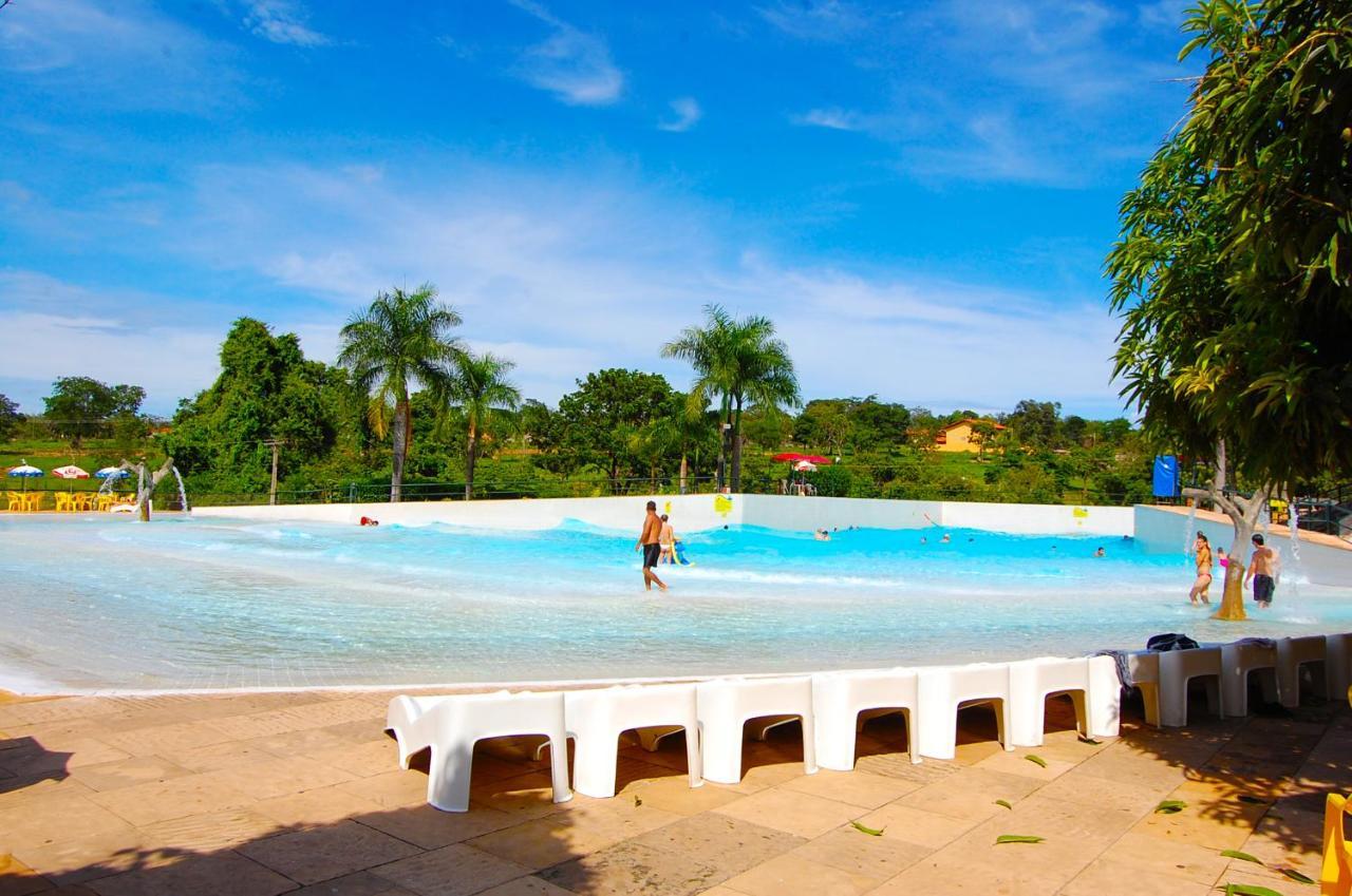 Diroma Resort Com Um Dia No Acqua Park Caldas Novas Ngoại thất bức ảnh